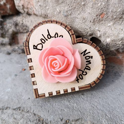 Szív alakú mini rózsa box - Barack rózsával
