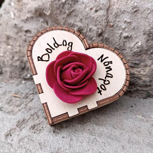 Szív alakú mini rózsa box - Bordó rózsával